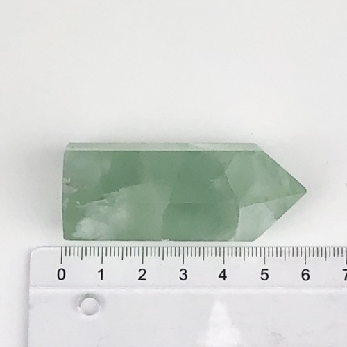 Fluorit Grøn Spids 6 cm med Regnbuer- Små ujævnheder på kanterne.